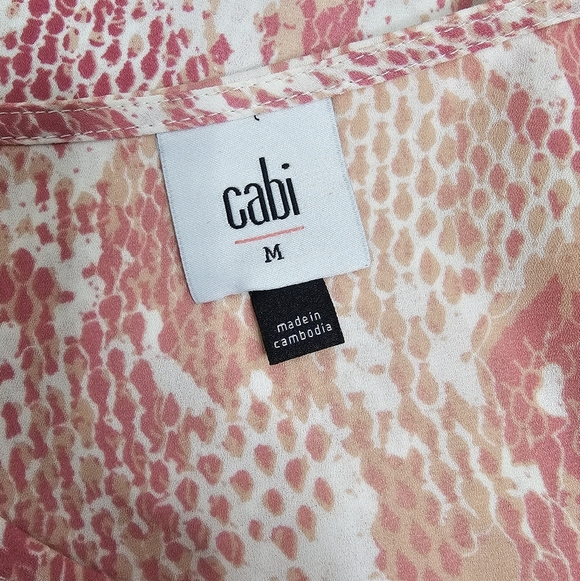Cabi Bethany Pink White Snake Print Balloon Sleeve Blouse V-Neck Size Medium - Picture 9 of 10